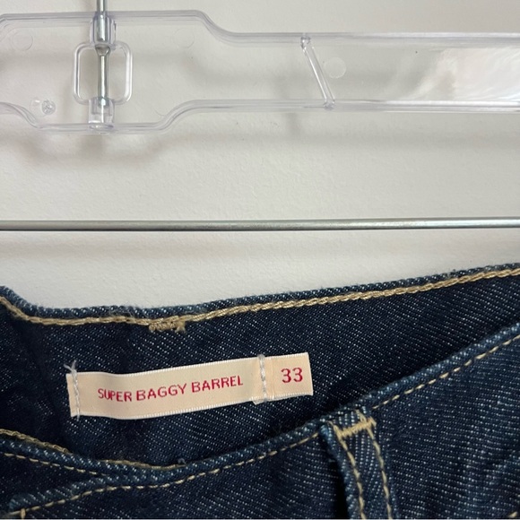 NEW Levi's Super Baggy Barrel Leg Blue Jeans in Dark Wash Women's 33 - Picture 7 of 13